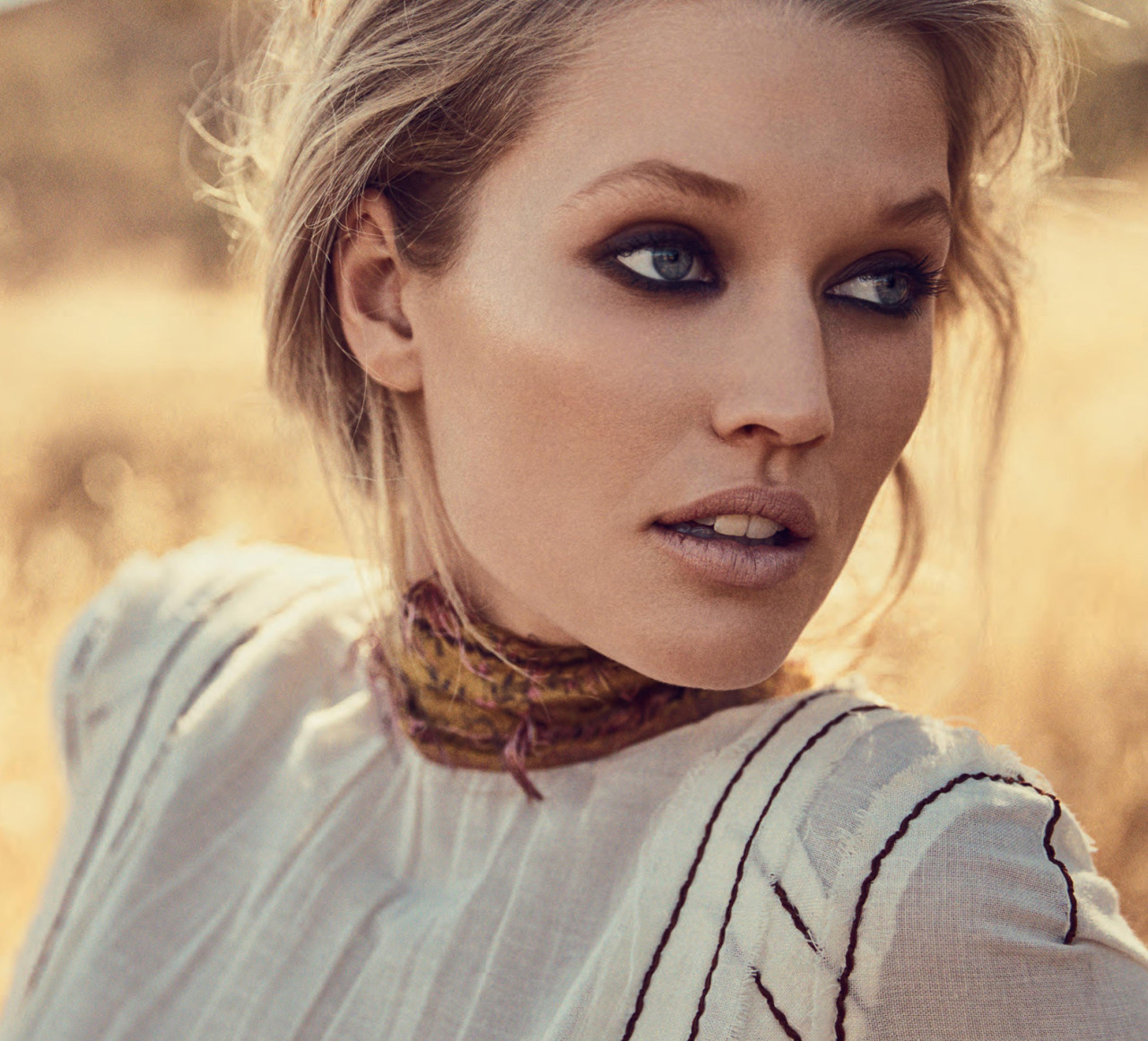 stormtrooperfashion:  Toni Garrn in “Prairie Rose” by Norman Jean Roy for Porter