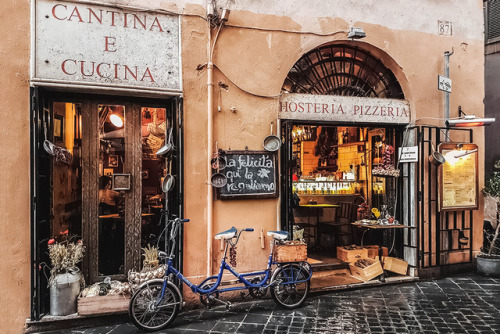 Cantina e Cucina, RomeRome | Narrow streets | Rain