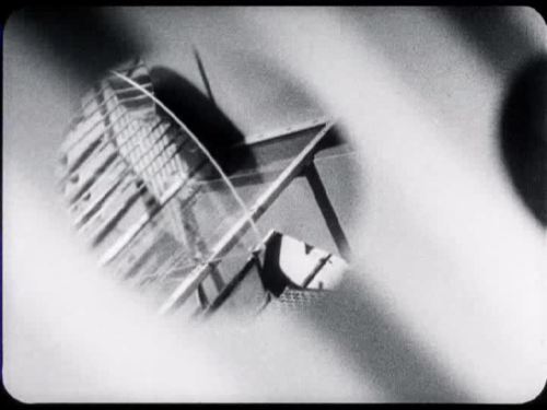 crumbargento:Ein Lichtspiel schwarz-weiss-grau - Laszlo Moholy-Nagy - 1930 (6min)