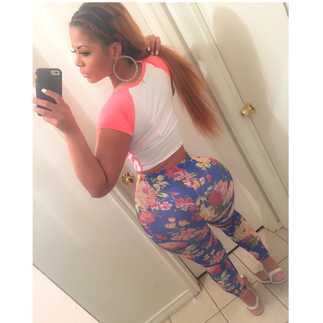 ratedthickent:  Strella.kat