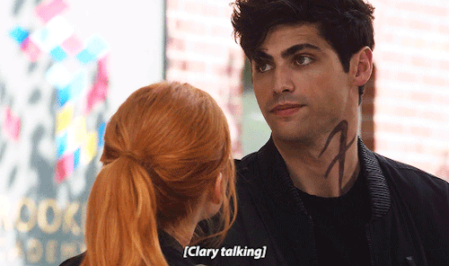 iloveyoualeclightwood:ALEC LIGHTWOOD IN EVERY EPISODE: S1E05 “Moo Shu to Go”