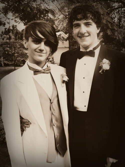 50shadesofacceptance:  My boyfriend and I before we went to prom together :) left: Falloutteenager.tumblr.com right: Confidentialqueer.tumblr.com 