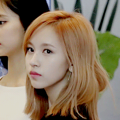 yoonau:    ©  