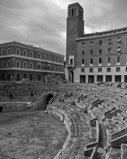 The Roman Amphitheater (Colosseum) In Piazza Sant'Oronzo, Lecce, Italy. Capable Of Entertaining 25,000