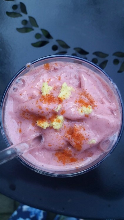 Strawberry-ginger-cayenne smoothie