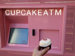 argentum-ag:  Cupcake atm on We Heart It.