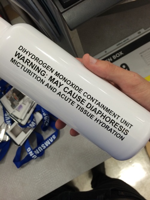 atomskdluffy:stephii-cat:  rose-domino:  “May cause sweating, peeing, and adequate hydration”  ITS A WATERBOTTLE  WANT 