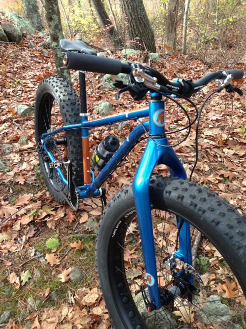 teamawesomecycling: honeybikes: NTF shred R&D #NTF #fatbikes #honeybikes #26 Looking Awesome!