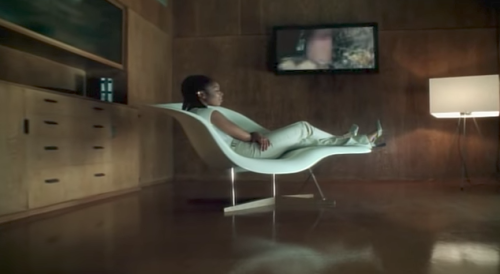formschon:“Have You Ever” by Brandy, dir. Kevin Bray (1999)