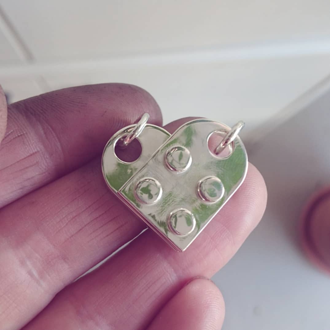 Awesome idea I got the privilege of making, a #custom order of some #heart #lego. Now on their way to their new owners. 😊💚 (på/i Malmö, Sweden)
https://www.instagram.com/p/BmH2f1VlR2J/?utm_source=ig_tumblr_share&igshid=g32og1oljey3