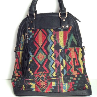 Llegó y triunfó (y se agotó)!! Ahora volvemos a tener #disponible el tan ansiado #bolso #étnico!! Reservas al mail elrincondemia@gmail.com #ethnic #style #fall #winter #moda #fashion #tendencia #2015 #bag #lookdeldía #lookoftheday #outfitoftheday...