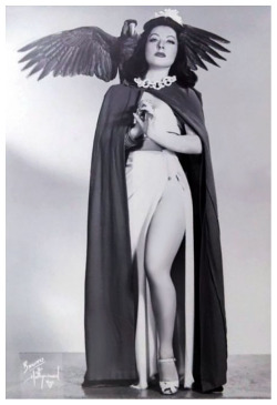 Yvette Dare  Vintage 50’S-Era Promo Photo Featuring Ms. Dare And Her Macaw: “Lippy”..