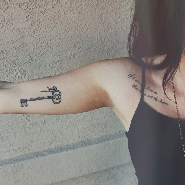 kaitlinjeanphotography:  A lot of blank space I’m dying to fill up :) #tattoos