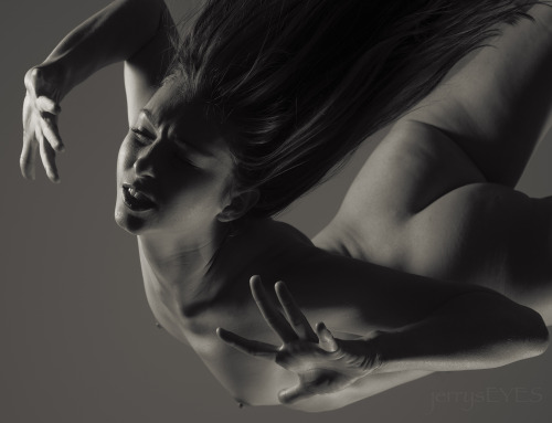 jerryseyes:  “Flying” Melissa Troutt @melissatroutt-jerrysEYES 