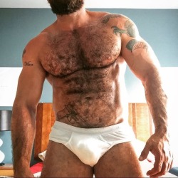 beardburnme:  Thebearnakedchef instagram