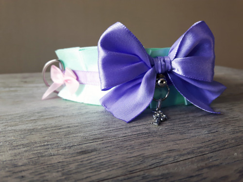 This was a super fun experimental collar to make !  I love playing with different styles. This 