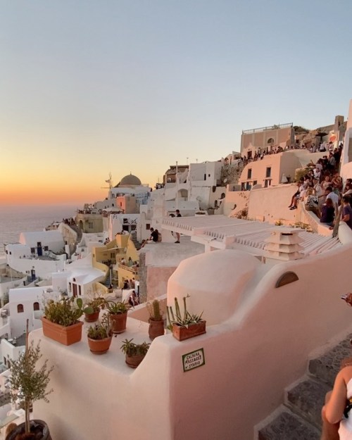 SANTORINI SUNSETS   #santorini #greece #oia #oiasantorini #sunset #travel #travelgram #visitgreece #