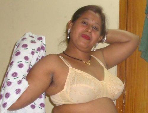 sherryf19: #sexy #desi #armpits #fetish #indian #young #armpit #axilla #lick #suck #bra #boobs #unde