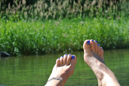 hippie-feet: What a wonderful day…. sooooo sexy lol