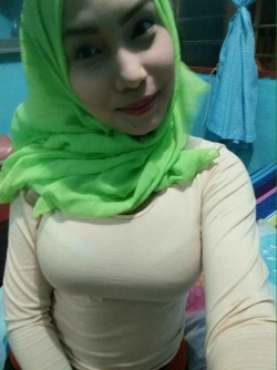 mohdkhairulfaizal:  Tudung n baju fit gile 