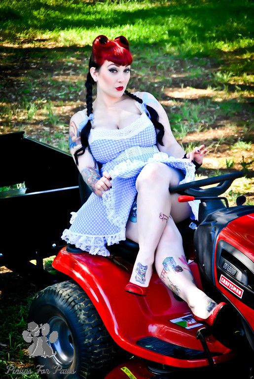 fuckyeahveronicavirgo:  thealtmoddirectory:  Model: Veronica Virgo Photo/MUA: Hill
