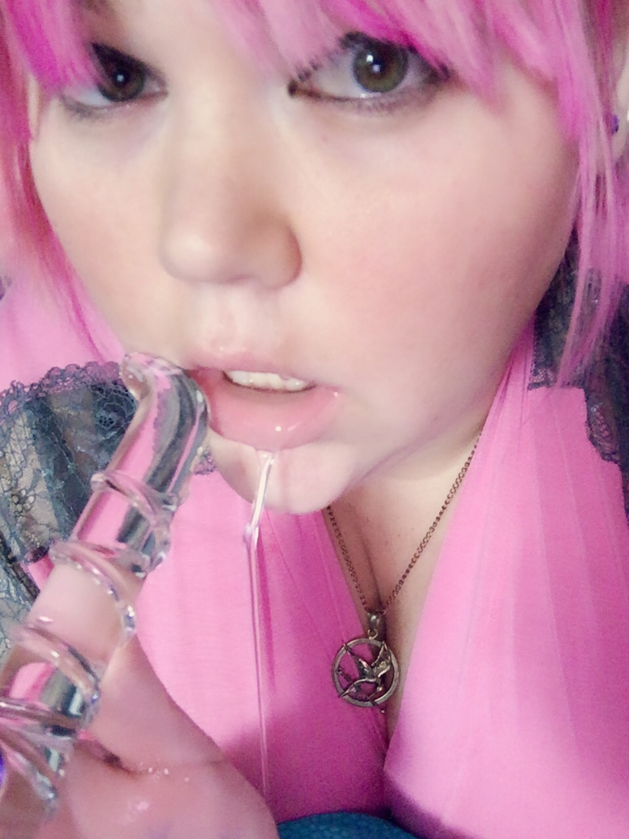 annaclove01:  squishy-little-hatefuck:  Drool baby       (via TumbleOn)