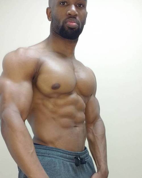 Sex nicephysiques:  Roderick Ellison (@fitnessfanattyk) pictures