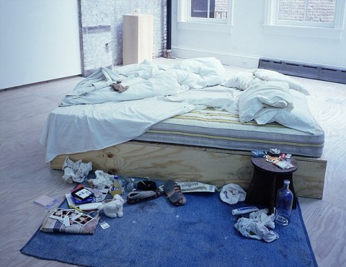 novaub313:Tracey EminMy Bed1998Mattress, linens, pillows, objects79 x 211 x 234 cm A consummate stor