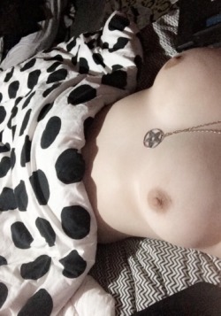 lilithsplayground666:  All I do is smoke cones and take nudes haha. 