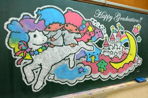 Japanese art teacher Hirotaka Hamasaki blows everyone away with amazing chalk masterpieces.