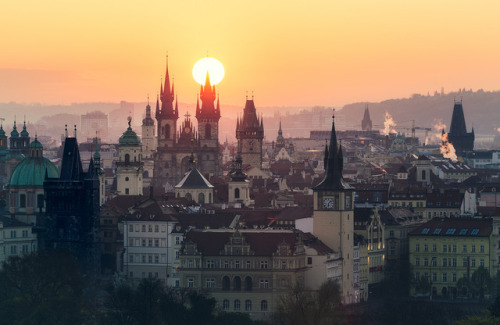 allthingseurope:Prague Sunrise (by Stefan Klauke)