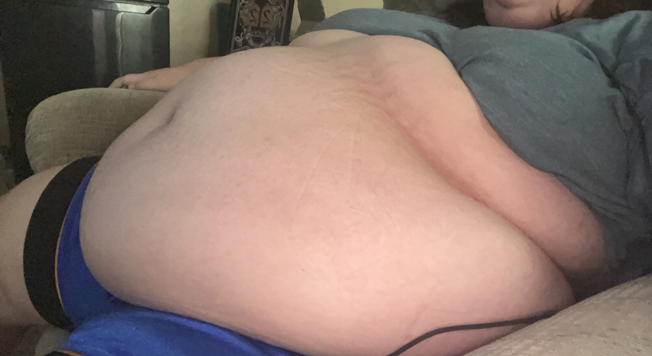 gluttenousgoddess:I love every soft inch I put on myself, every jiggly heavy pound added to my growing gluttonous gut. I crave more and more I want to se myself grow bigger and larger. I want my lap to disappear under my fat filled belly until I have