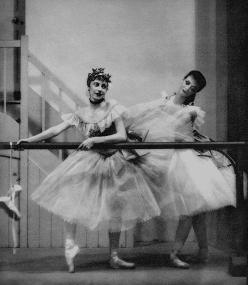 margotfonteyns: Alica Markova and Prudence Hyman in Foyer de Danse, 1932 Photo by Bertram Park.