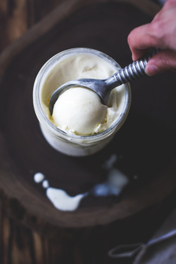 sweetoothgirl: Vanilla Buttermilk Ice Cream