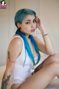 sglovexxx:  Mendacia Suicide