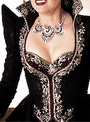 swannsavior:The Evil Queen + Wardrobe Details