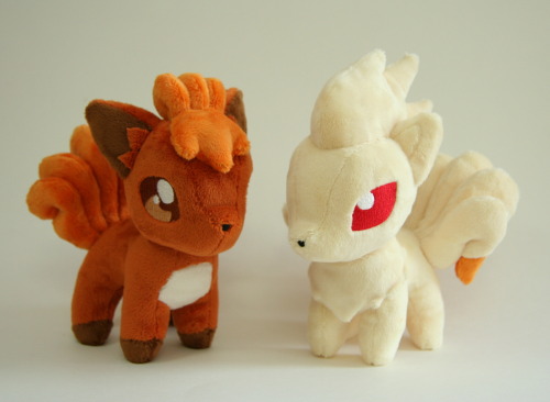 yukamina-plushies:I made Vulpix! and Ninetails again. I had to find new color combinations for Vulpi