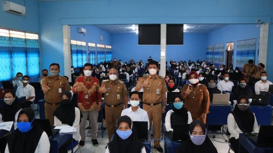 Wawako Tinjau Hari Pertama Seleksi PPPK 658 Peserta Siap Perebutkan 405 Formasi Wawako Tinjau Hari Pertama Seleksi PPPK 658 Peserta Siap Perebutkan 405 Formasi