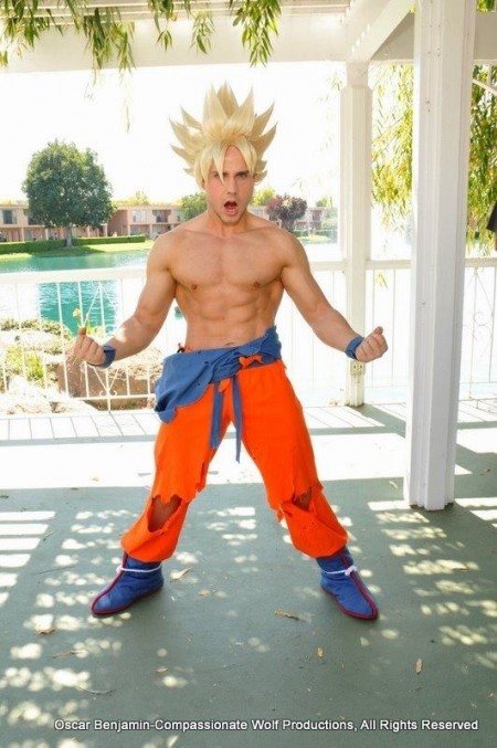 muteboi4eva:  Hot Guy Cosplay! 