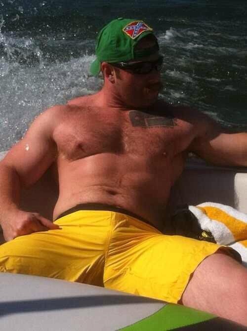 southerncrotch:  His truck horn plays Dixie 