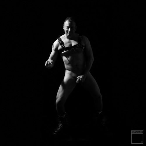 ilovebearsposts:                                http://www.mascularstudio.com/http://ilovebearsposts.tumblr.com/archive