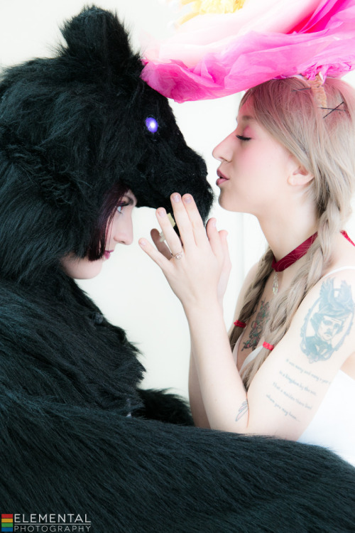 When the world was young&hellip;.Yuri Kuma Arashi - by Laurabel and Pinkiebel Cosplay at Ka