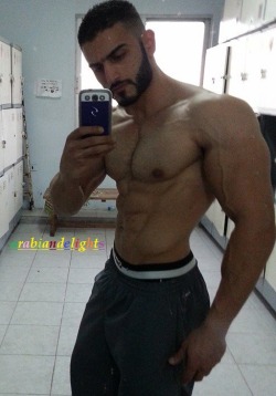leb4men:  arabiandelights:  Hot, sexy guys