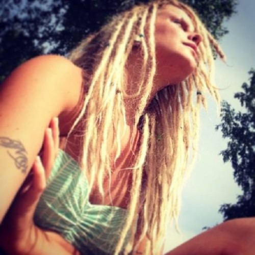 #rasta #rastagirl #rastastyle #rastas #rastawhite #dread #dreadlook #girl #beautiful #love #onelove