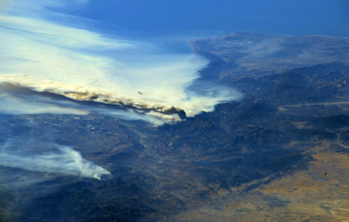 yahoonewsphotos: Striking NASA satellite views of the California wildfires The California wildfires 