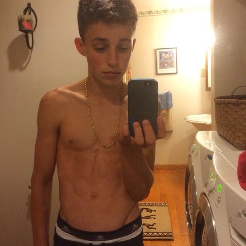 hottigboyyzz: @imdakotafollow the NEW hottigboyyzz​ for the hottest instagram &amp; tumblr boys