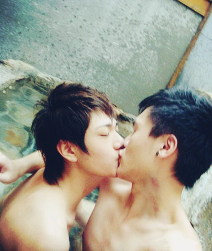 BOYSKISSLOVE