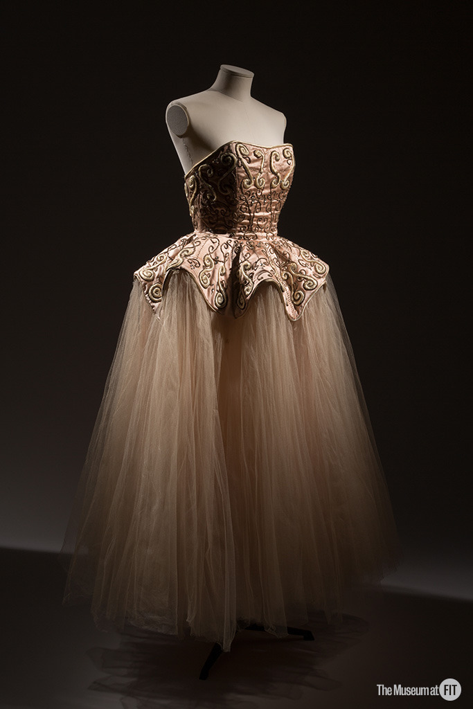 Cristobal Balenciaga dress ca. 1953-1954 via The Victoria & Albert Museum