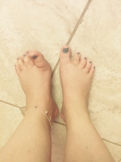 sierra-marie94:  My new anklet a follower