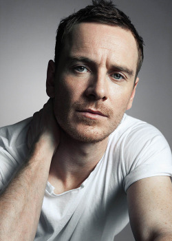 ironmans:  Michael Fassbender | By: Nino Muñoz 